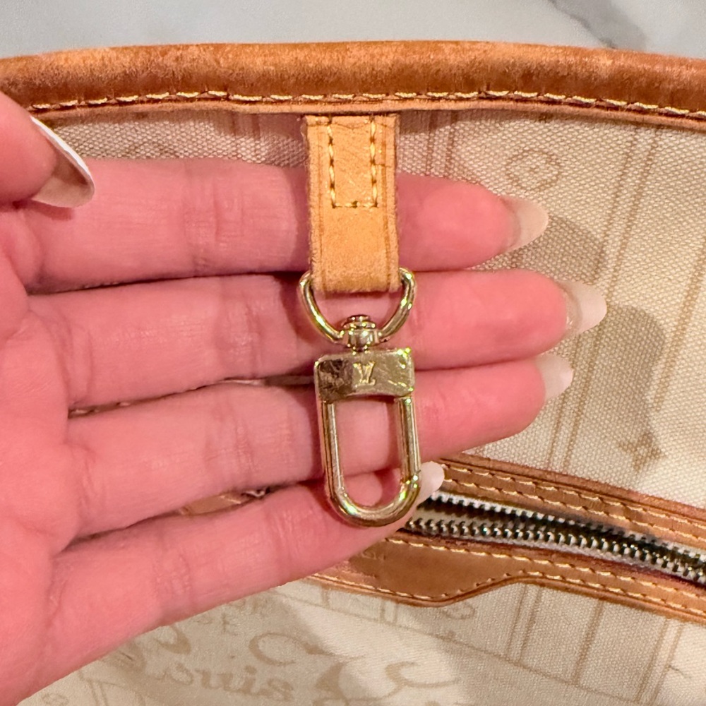 Louis Vuitton Neverfull Mm - Picture 13 of 16